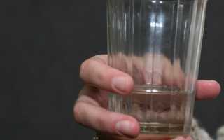 Разбавление самогона дистиллированной водой: плюсы и минусы