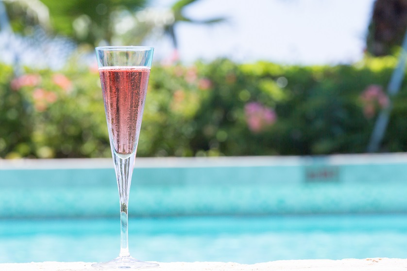 коктейль с Крем де Кассис Kir Royal