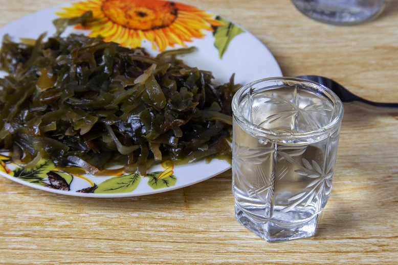 самогон из ирги фото