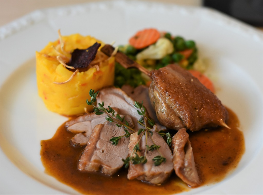 вино и мясо птицы фото