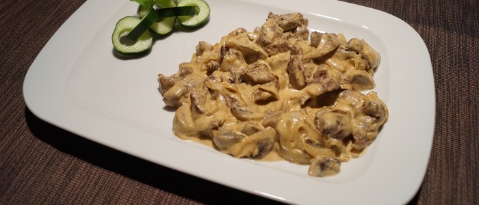 Классический бефстроганов из говядины со сметаной