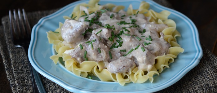 Классический бефстроганов из говядины со сметаной