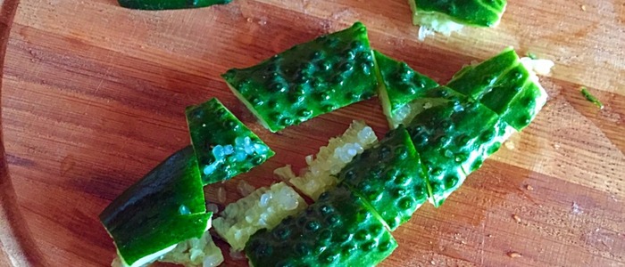 Битые огурцы Битые огурцы с кешью