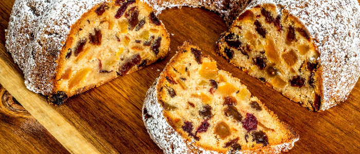 Кекс с курагой и орехами