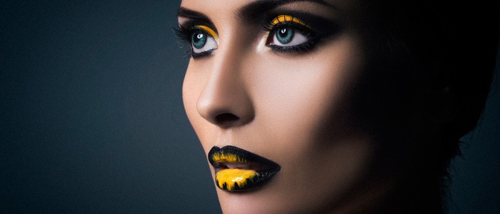 Макияж под желтое платье для блондинок