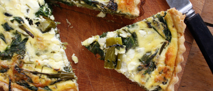 Пирог с щавелем и яйцом