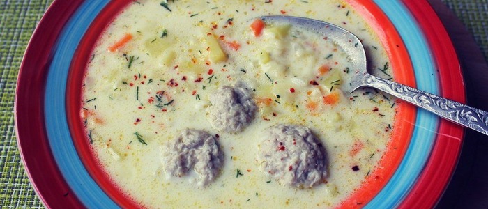 Сырный суп с фрикадельками и шампиньонами