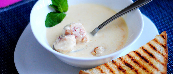 Сырный суп с фрикадельками и плавленым сыром