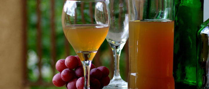 Простое вино из изюма