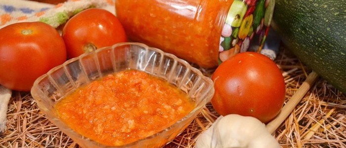 острая аджика из кабачков