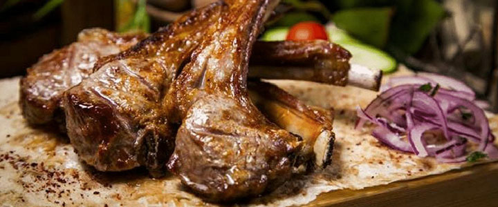 Сочная баранья корейка на кости Баранья корейка на кости на сковороде