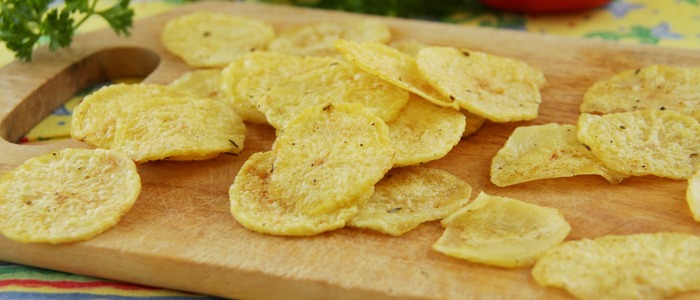 чипсы из картошки в духовке без масла