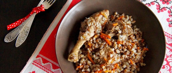 курица, фаршированная гречкой, в духовке