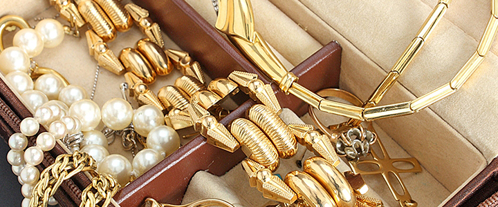 Как почистить золото в домашних условиях Как почистить золото в домашних условиях спиртом