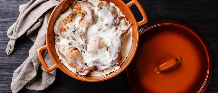 вкусный кролик в сметане