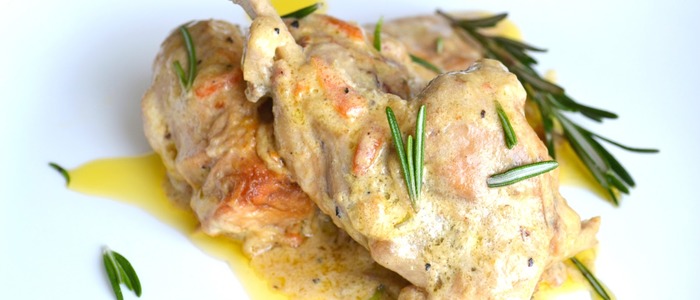 кролик в сметане на сковороде