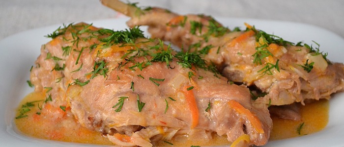 кролик в сметане в духовке