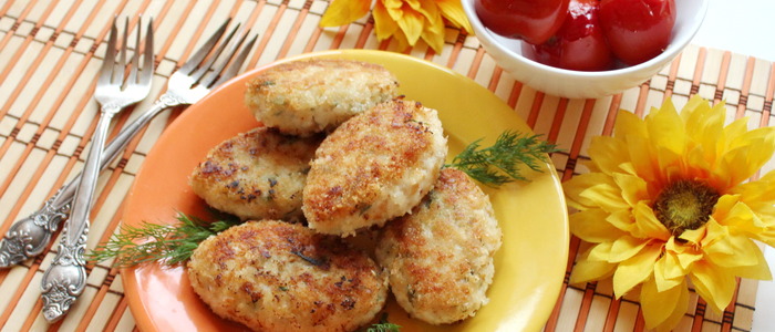 куриные биточки с подливкой