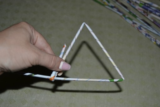 Сворачиваем трубочки Сворачиваем трубочки в треугольник