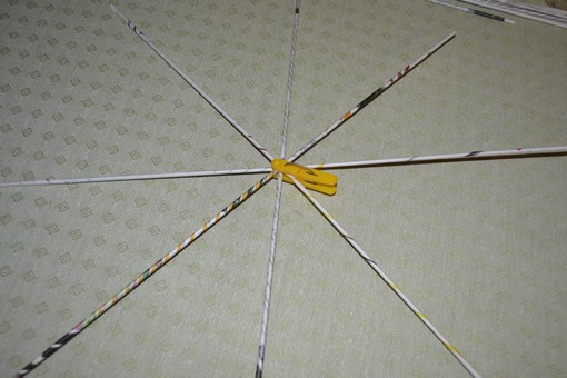 Укладываем трубочки крест на крест Укладываем трубочки