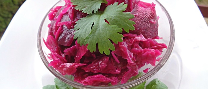маринованная капуста со свеклой на зиму