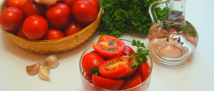 маринованные помидоры с чесноком