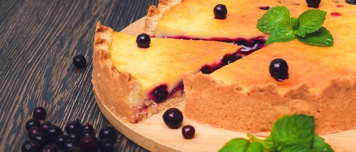 песочный пирог с черной смородиной