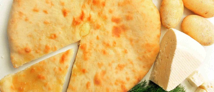 пирог с картошкой, сыром и мясом