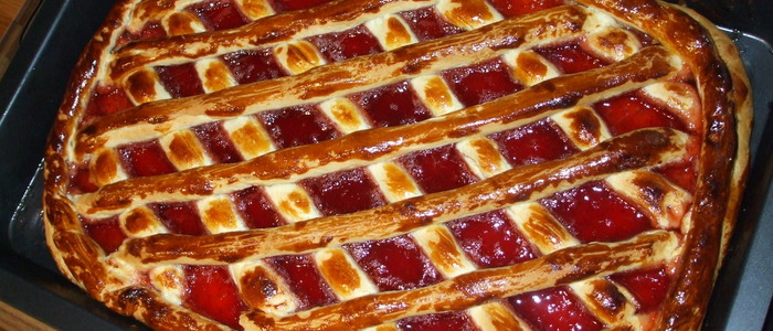заливной пирог с вареньем на скорую руку