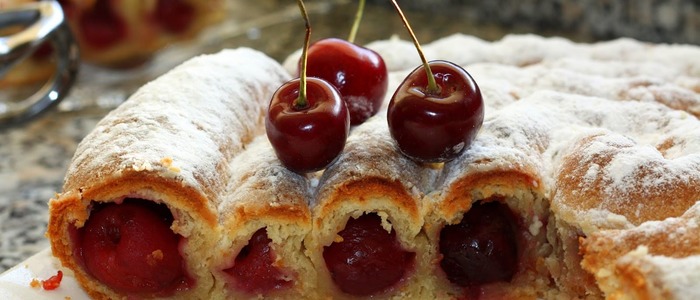 пирог с вишней на кефире