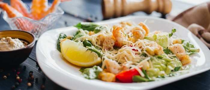 Цезарь с креветками простой Цезарь с креветками