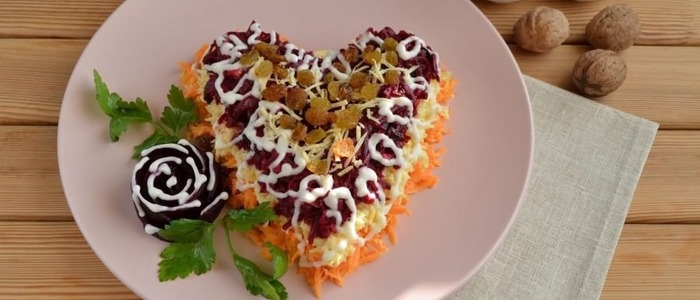 салат любовница с изюмом