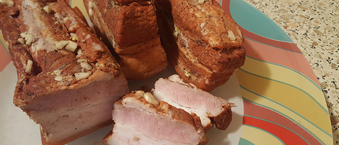 Сало в луковой шелухе с чесноком по вкусному рецепту