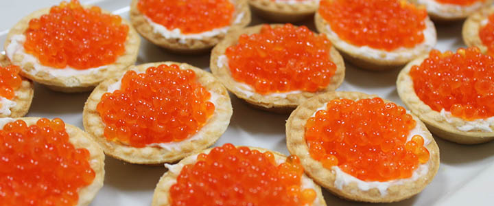 Тарталетки с икрой и сливочным сыром Тарталетки с икрой и сыром