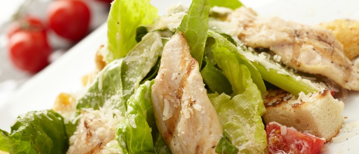 цезарь с курицей цезарь с курицей и сухариками