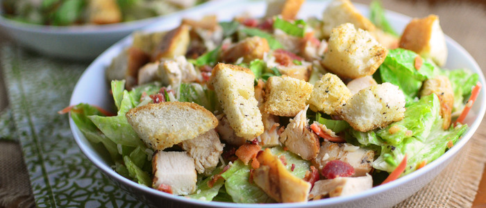 цезарь с курицей цезарь с курицей и сухариками