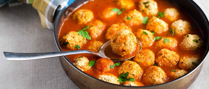 Ежики из фарша с рисом Ежики из фарша с рисом в томатном соусе