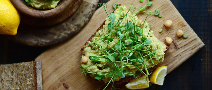 Бутерброд с пастой из авокадо Бутерброд с авокадо